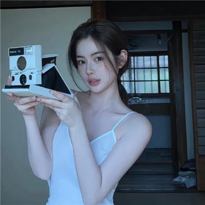恨君不似江楼月